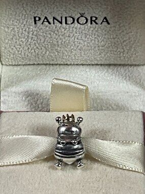 NWOT Pandora Authentic 14K Gold and Sterling Silver Queen Bee Charm 790227
